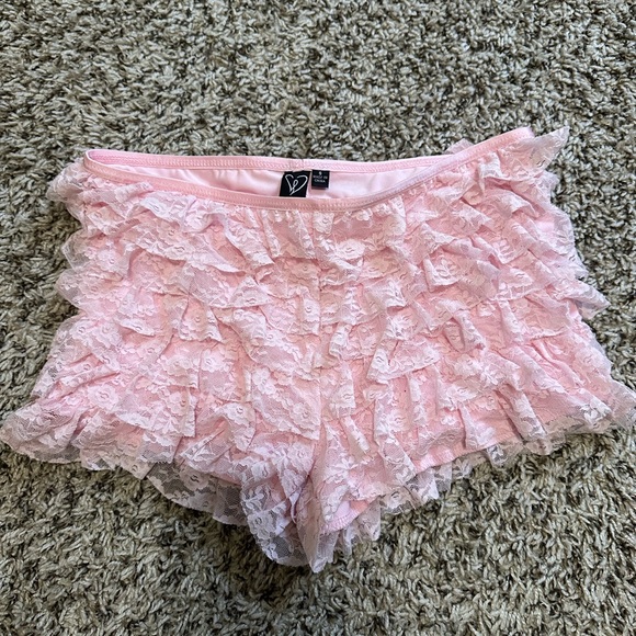 Pink Lace Ruffle Shorts - Picture 2 of 2